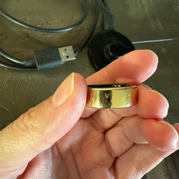 Oura Ring - Picture 2 of 4